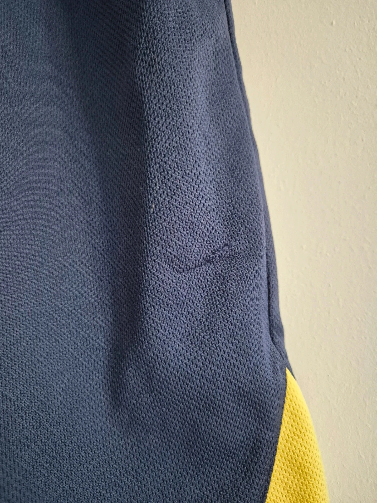 Short bleu et jaune décathlon S – photo 5